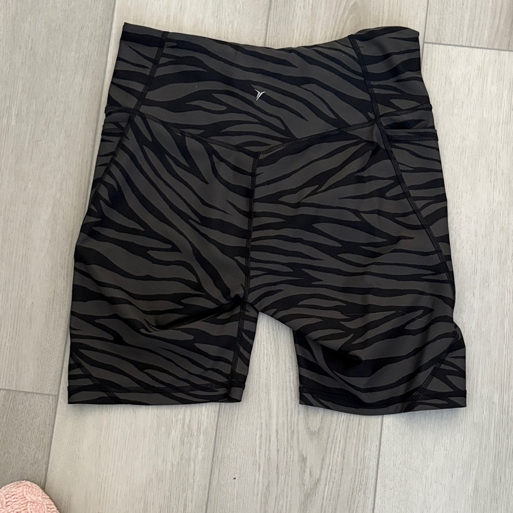 Old Navy Black Zebra and Floral Print Women's Bike Shorts - Picture 6 of 10